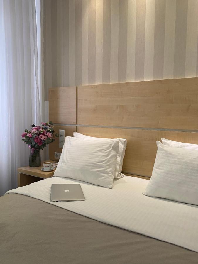 Laurus Motel Airport Tuzla Zivinice Eksteriør bilde