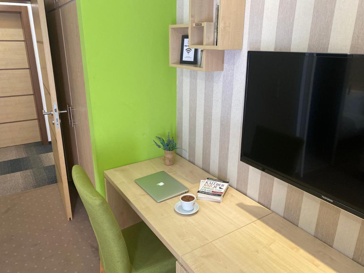 Laurus Motel Airport Tuzla Zivinice Eksteriør bilde