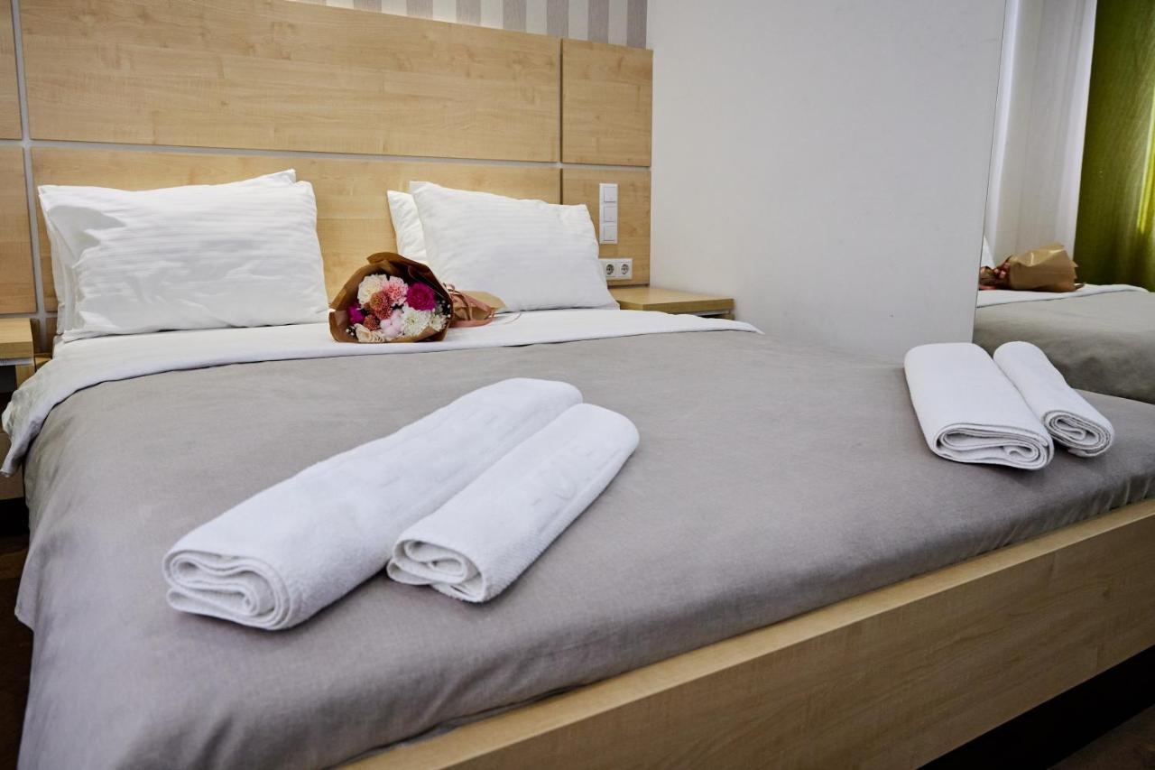 Laurus Motel Airport Tuzla Zivinice Eksteriør bilde
