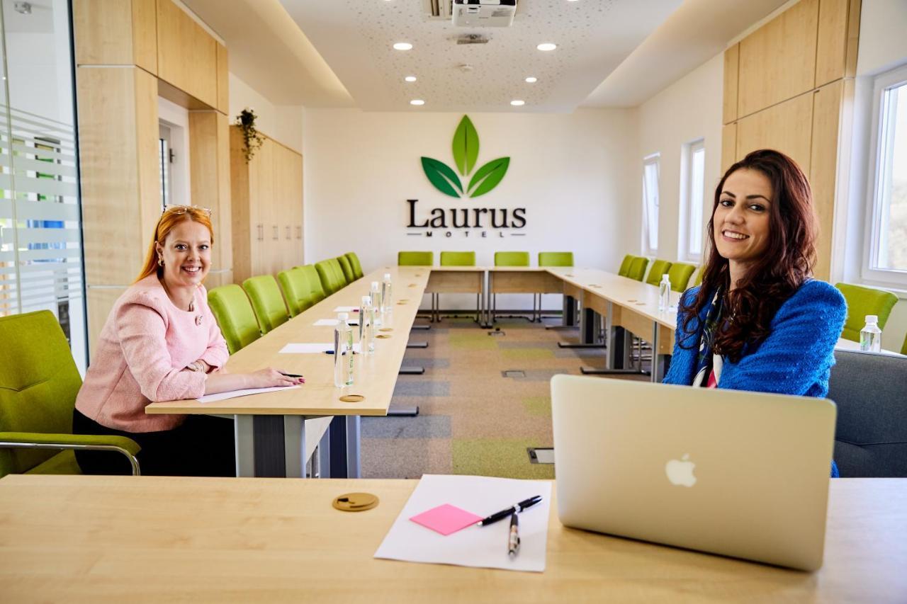 Laurus Motel Airport Tuzla Zivinice Eksteriør bilde