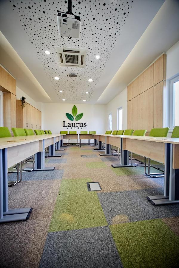 Laurus Motel Airport Tuzla Zivinice Eksteriør bilde