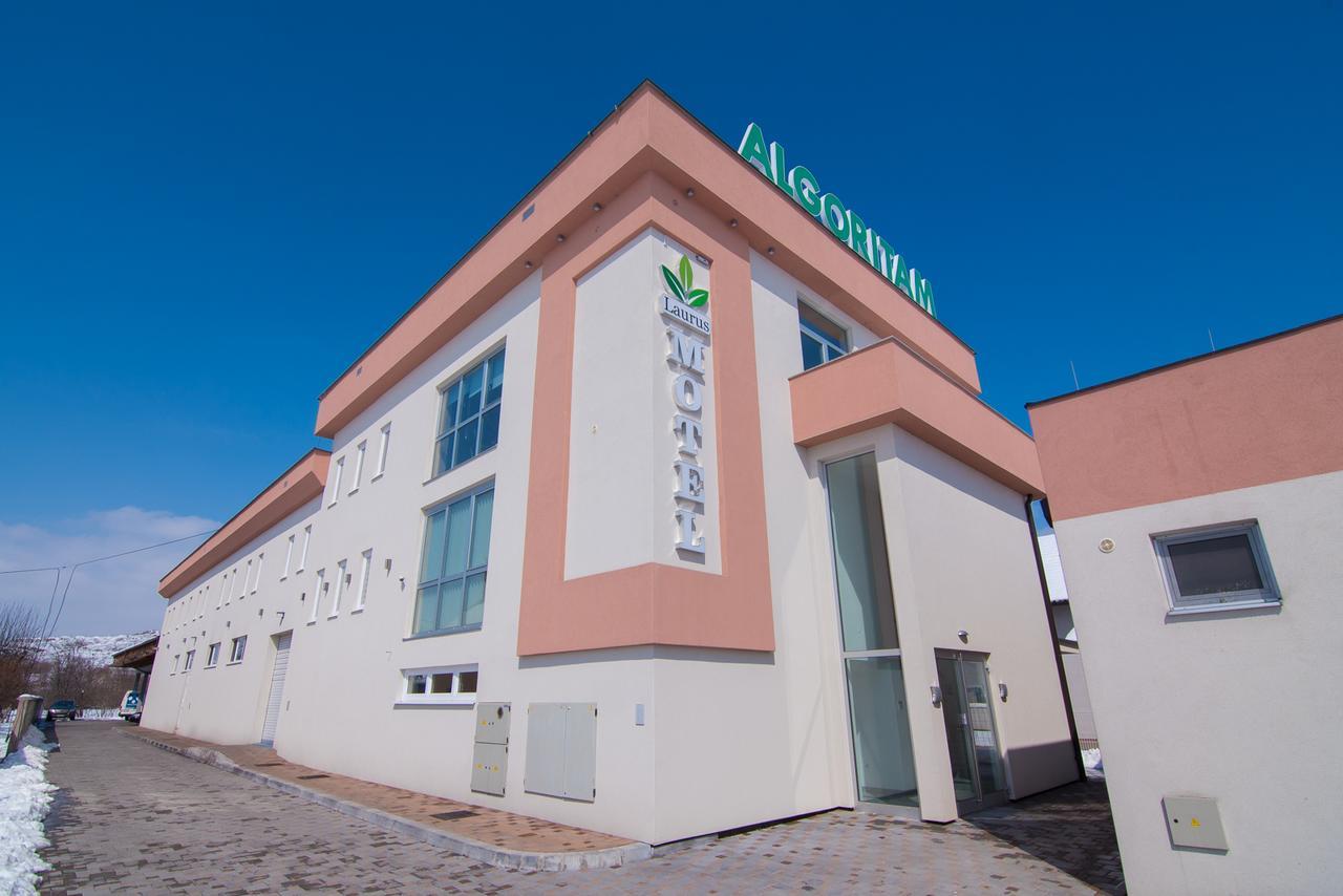 Laurus Motel Airport Tuzla Zivinice Eksteriør bilde